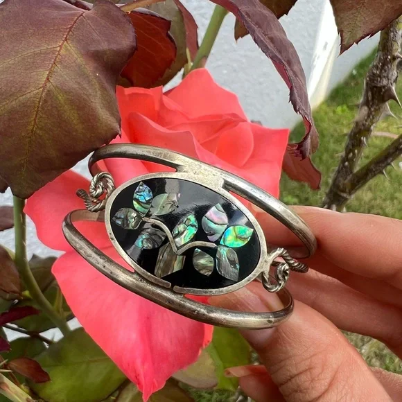 Silver Bracelet with Abalone Leafy design Cuff - Picture 1 of 13